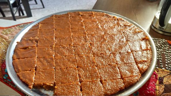 چرا در حلوا سیاه جوانه گندم می ریزند؟