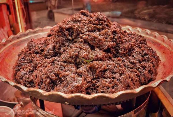 خرید کیلویی حلوا سیاه نارگیلی