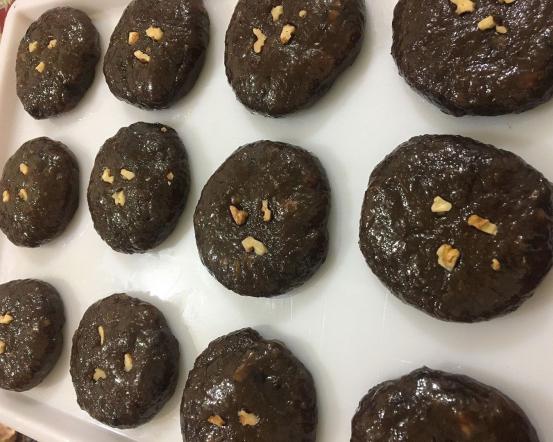 مقایسه کیفیت حلوا سیاه فله ای با بسته بندی