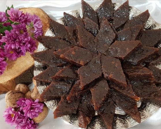 روش های سنتی پخت حلوا سیاه گردویی