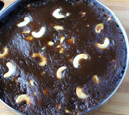 توضیح مراحل تهیه حلوا سیاه ساده