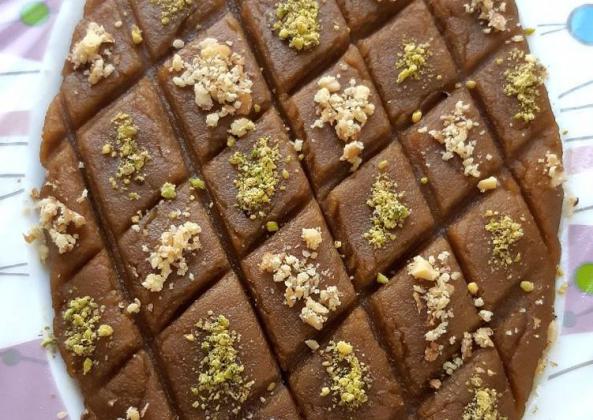 عرضه حلوا سیاه محلی