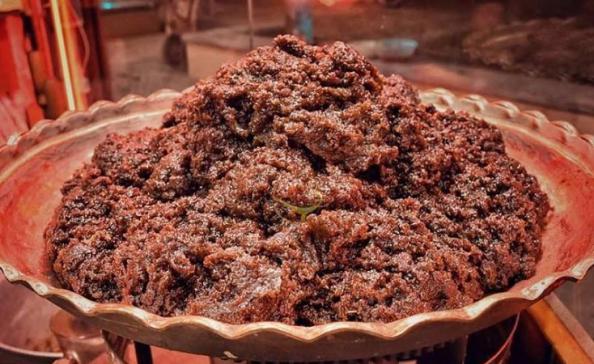 علت استفاده از حلوا سیاه اردبیلی در زمستان