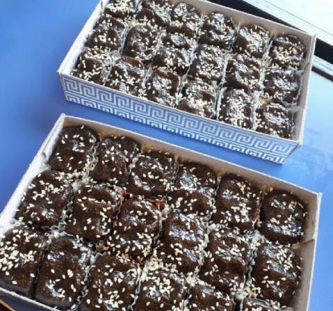 فروشگاه حلوا سیاه سنتی